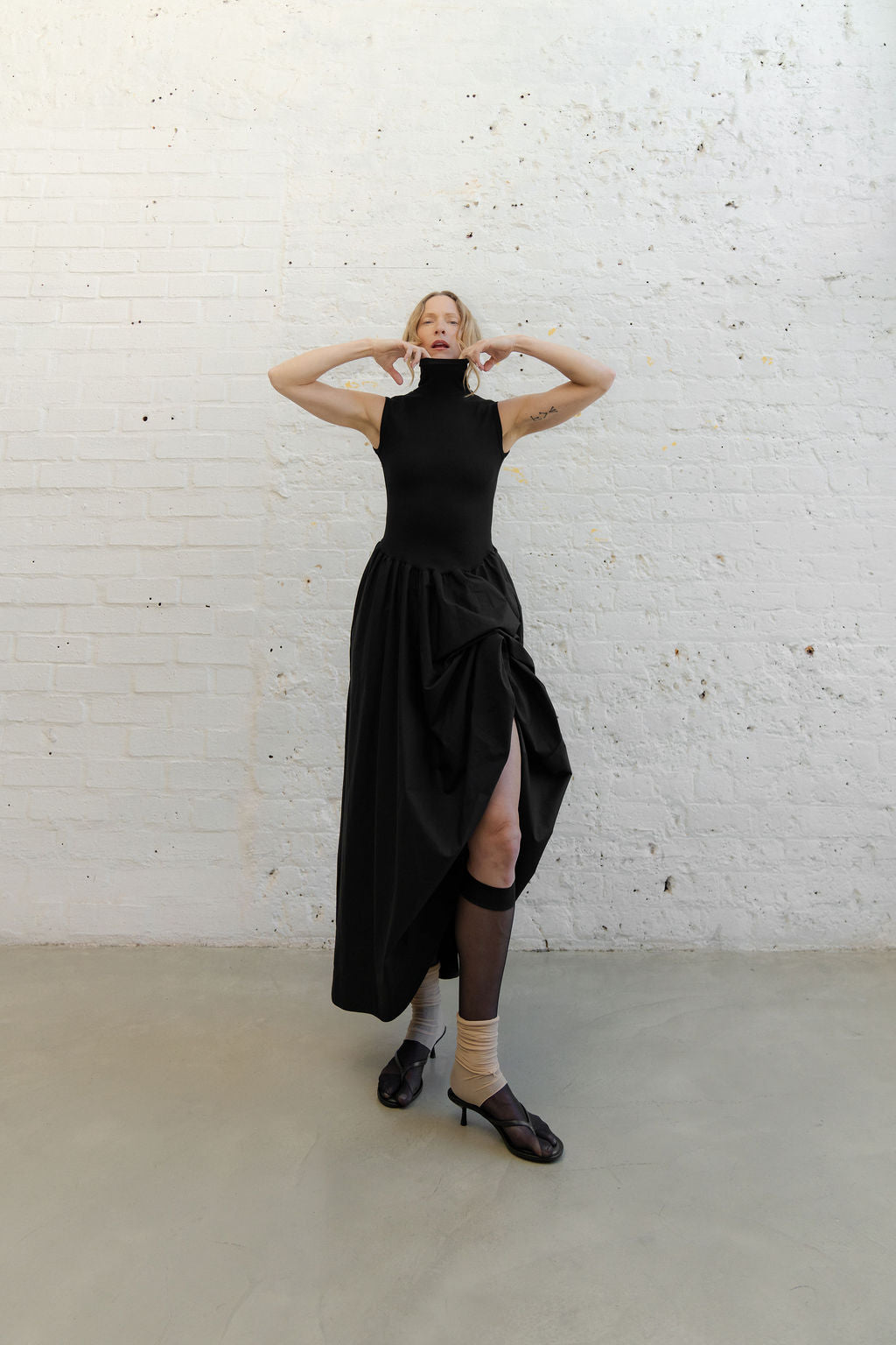 Statue Dress - Black