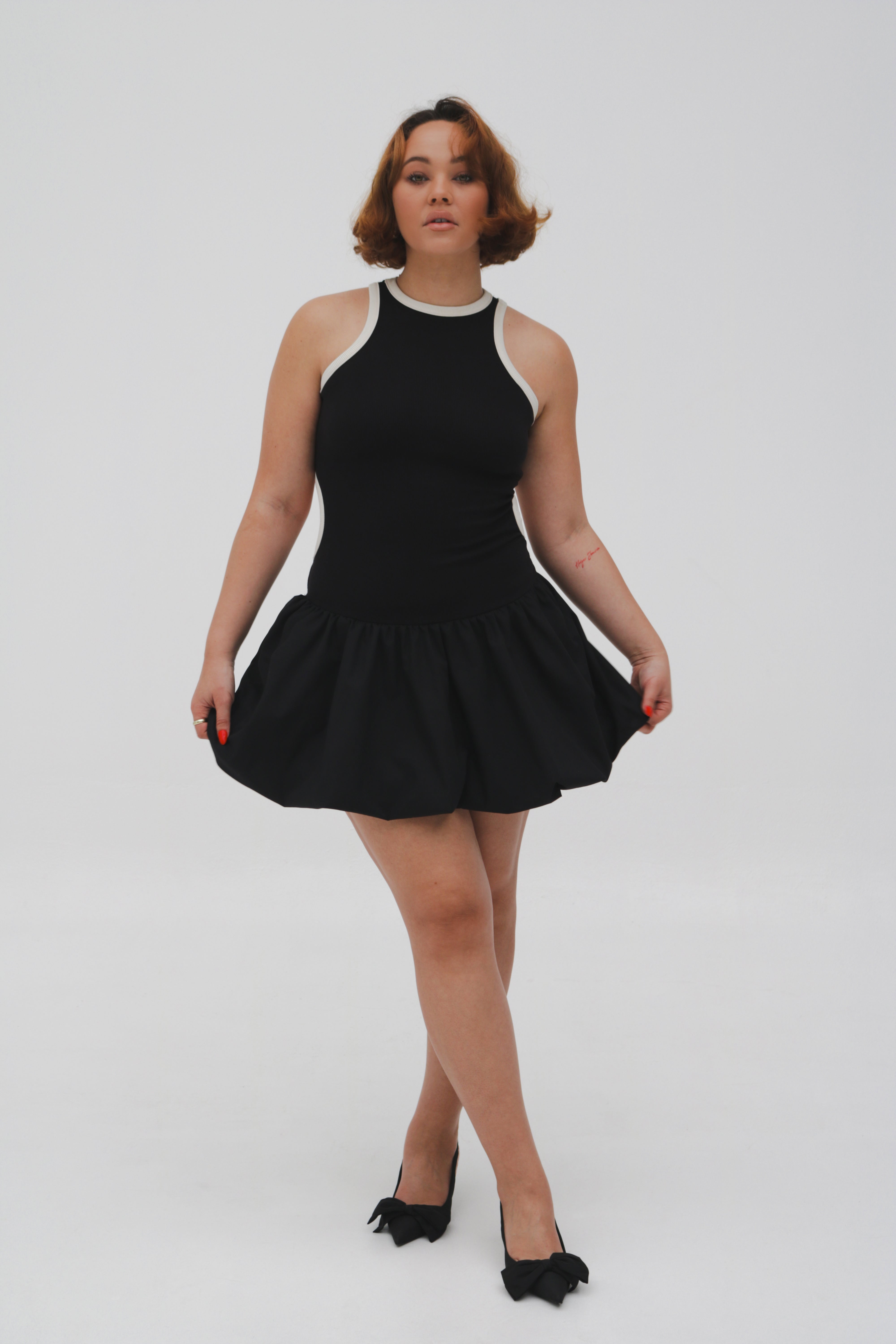 Black skater skirt outlet in store