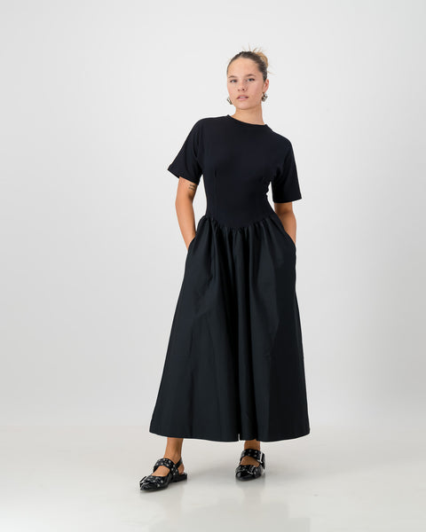 theredthread S stamp tee dress ブラック Contour Tee Dress - Black – Rethread Store
